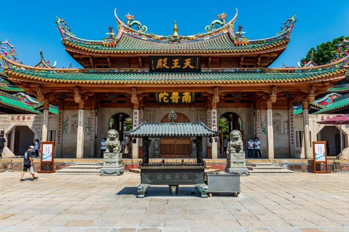 Nanputuo Temple